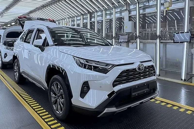 23 915 dollardan başlayan yeni Toyota RAV4 satışa çıxarılır