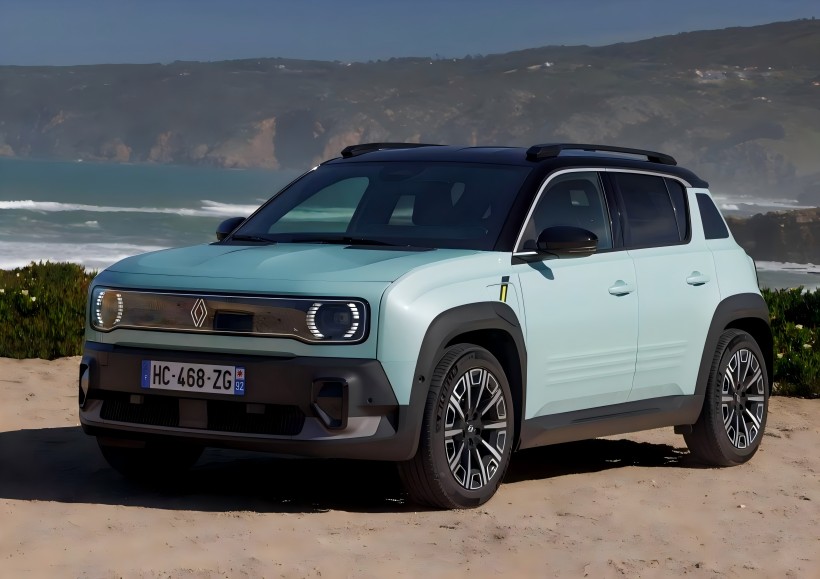 Renault 4 E-Tech yayımlanan rəsmi görüntülər: 2025-ci ildə xarici bazarlara məruz qalacağı gözlənilən yüngül yaşıl boya seçimi əlavə edildi