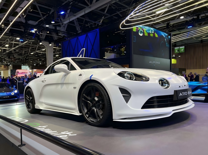 ALPINE A110 EV TEASER təqdim edildi; 2026 üçün planlaşdırılan başlanğıc